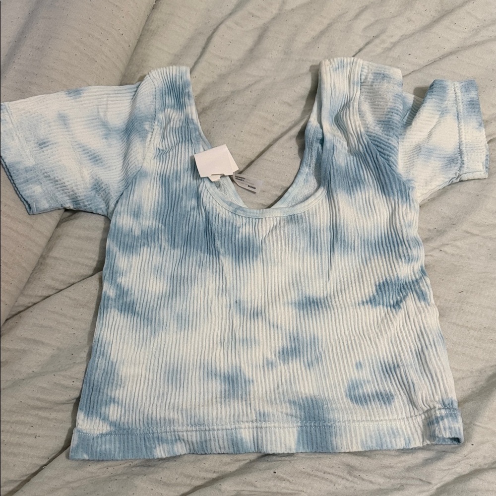 Ribbed Tie-Dye Scoop Neck Crop Top - Light Blue